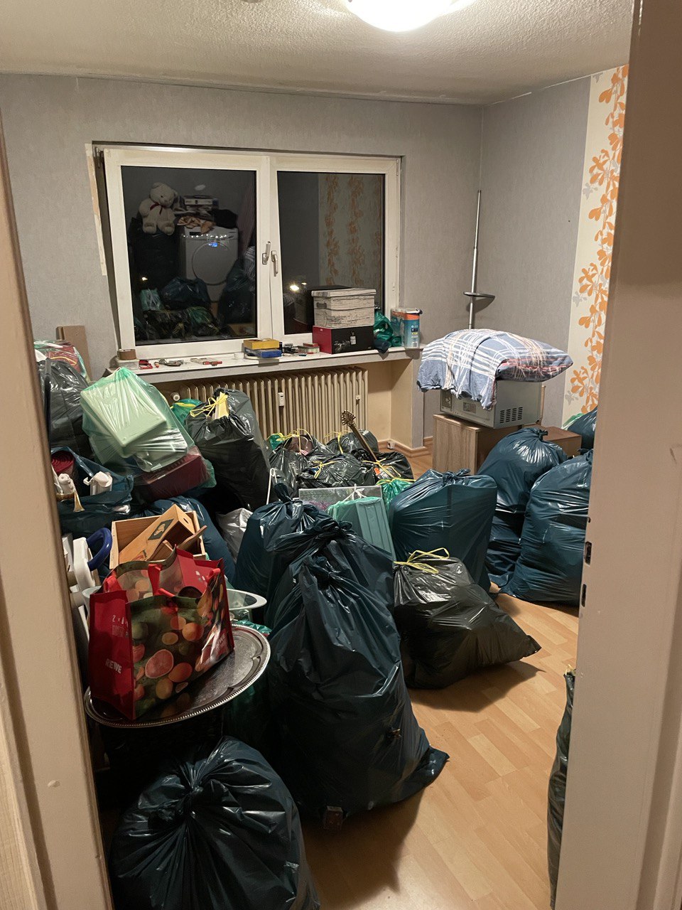 Bild vor der Entrümpelung